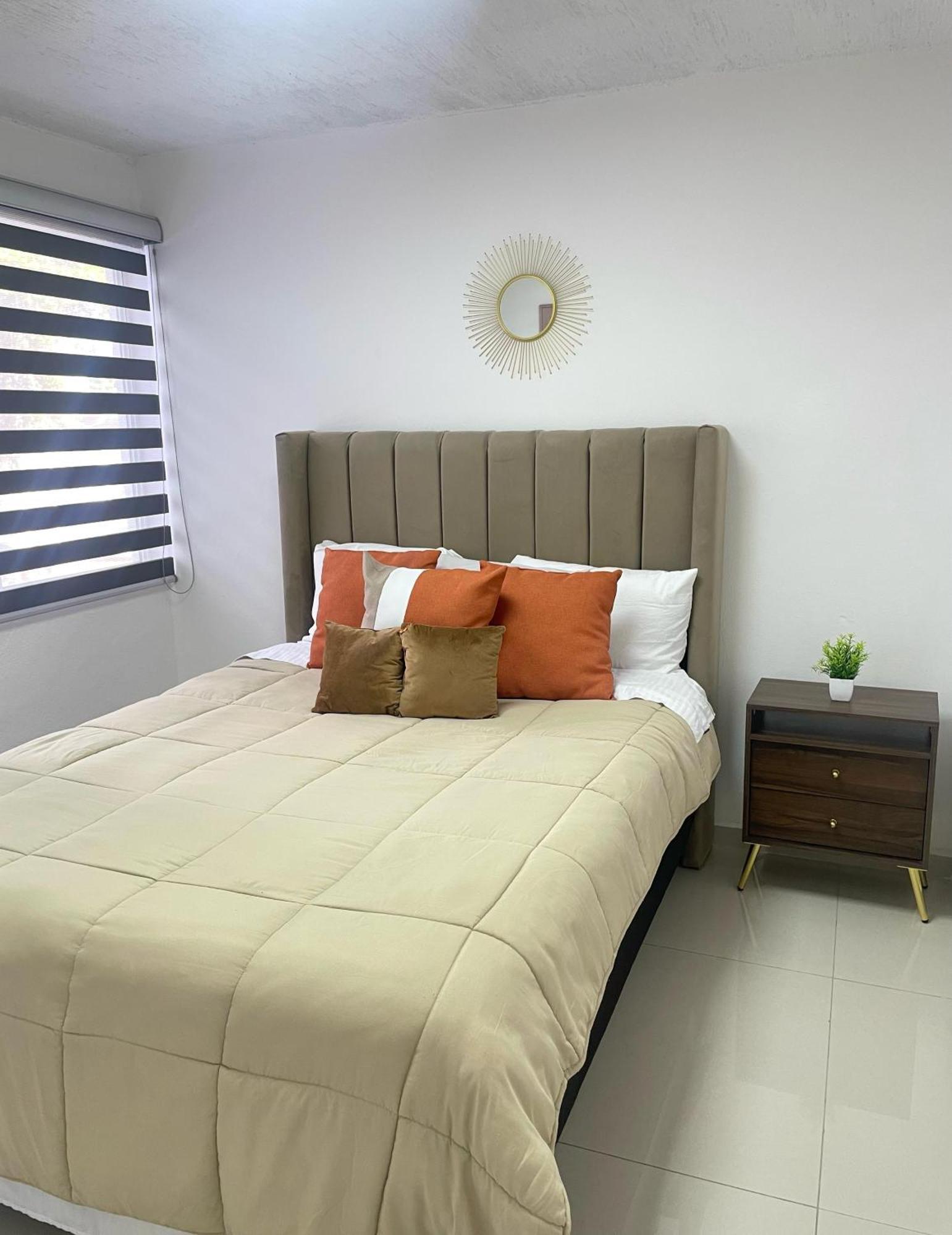 Suites Jacarandas 203 غوادالاجارا المظهر الخارجي الصورة
